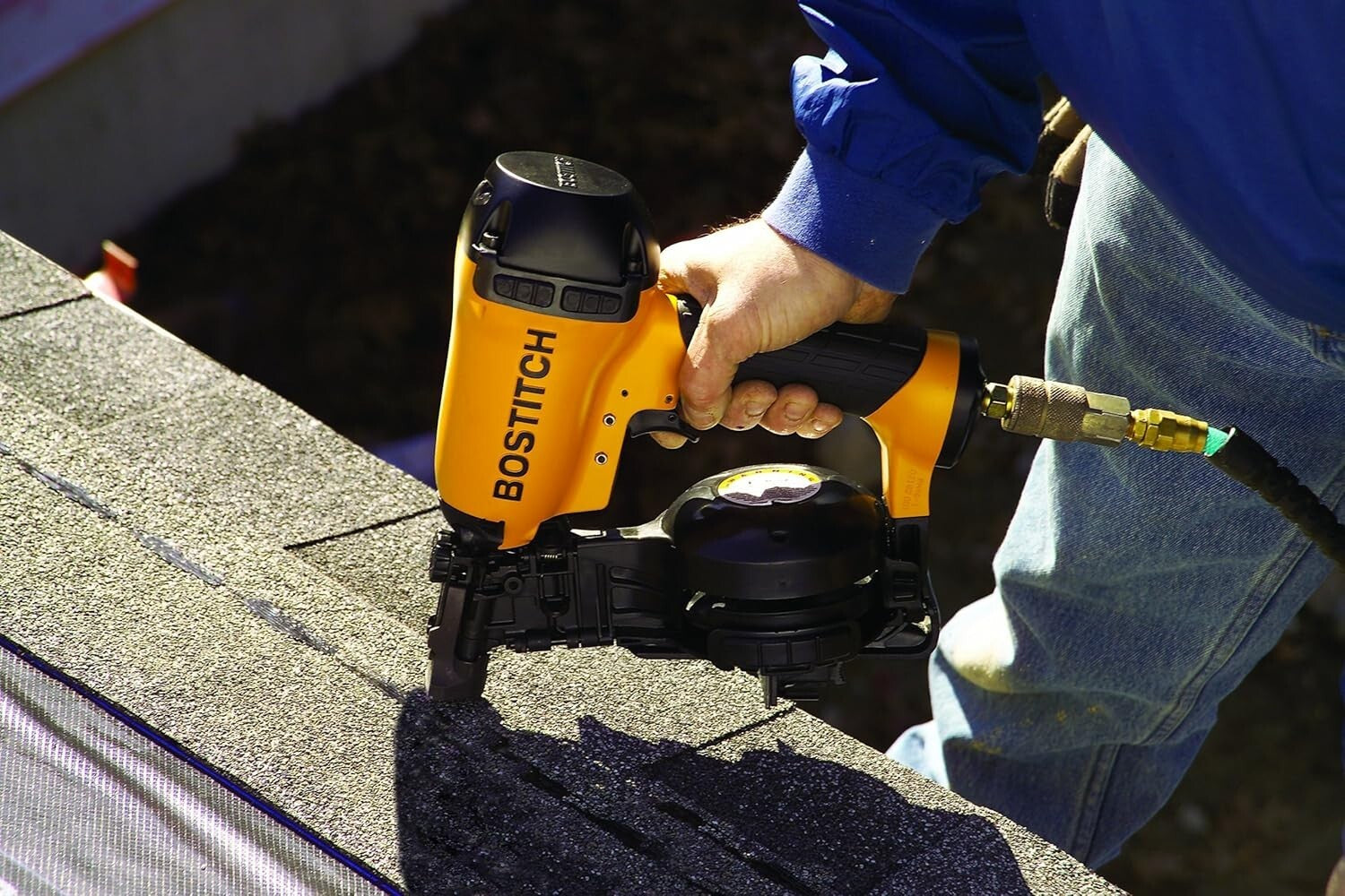 Professional Quality Coil Roofing Nailer - Lightweight & Ergonomic Design