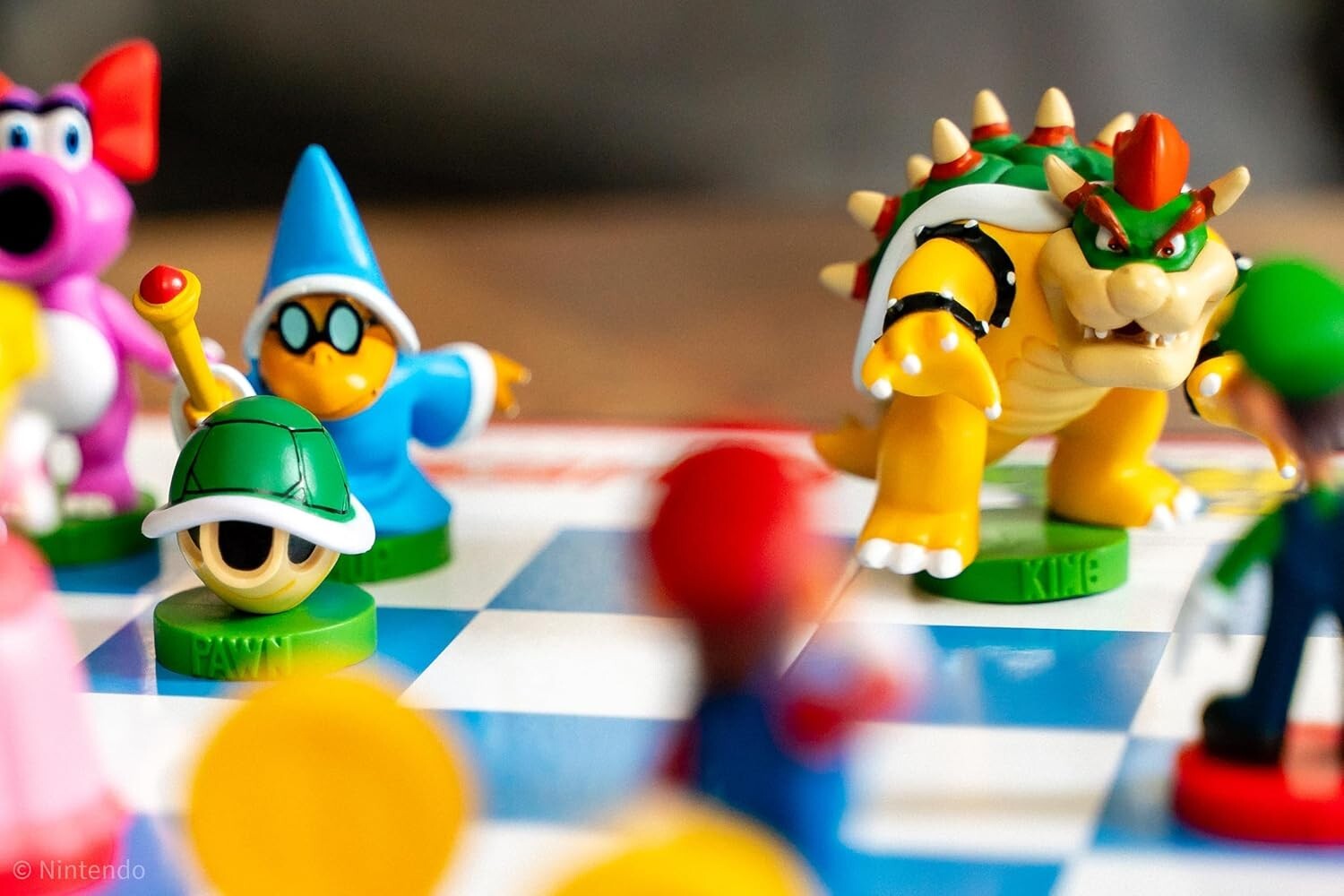 Unique Super Mario Chess Game with 32 Sculpted Pieces - Ideal for Collectors