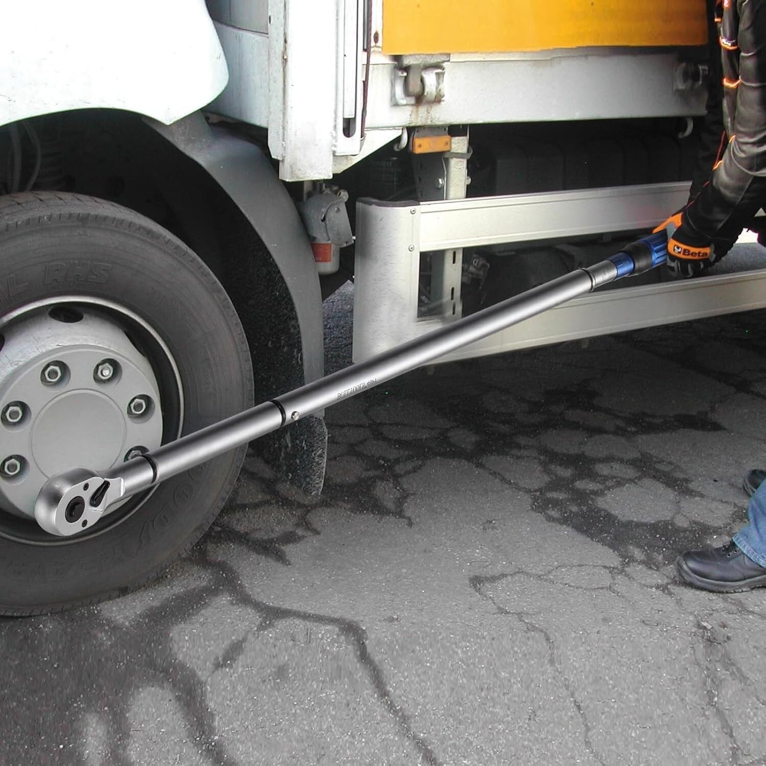 High Precision 3/4-Inch Drive Click Torque Wrench Set: 100-600ft.lb Accuracy