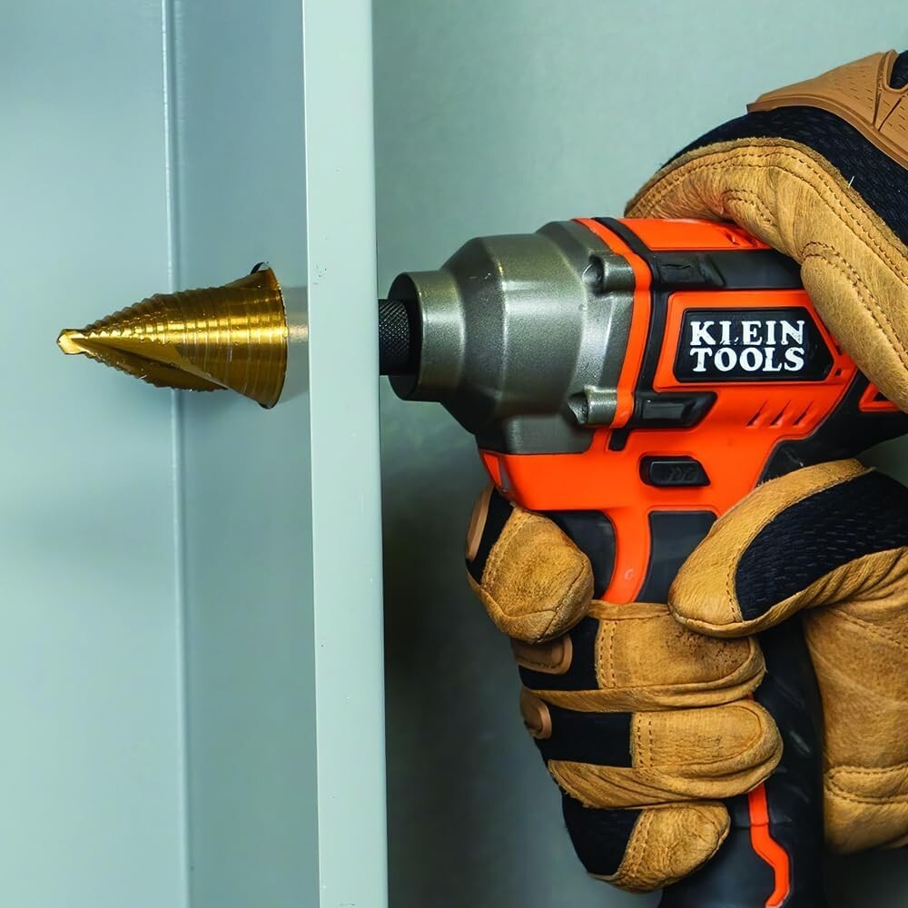 Efficient 3-Step Drill Bit Kit with Lubrication Oil for Optimal Performance