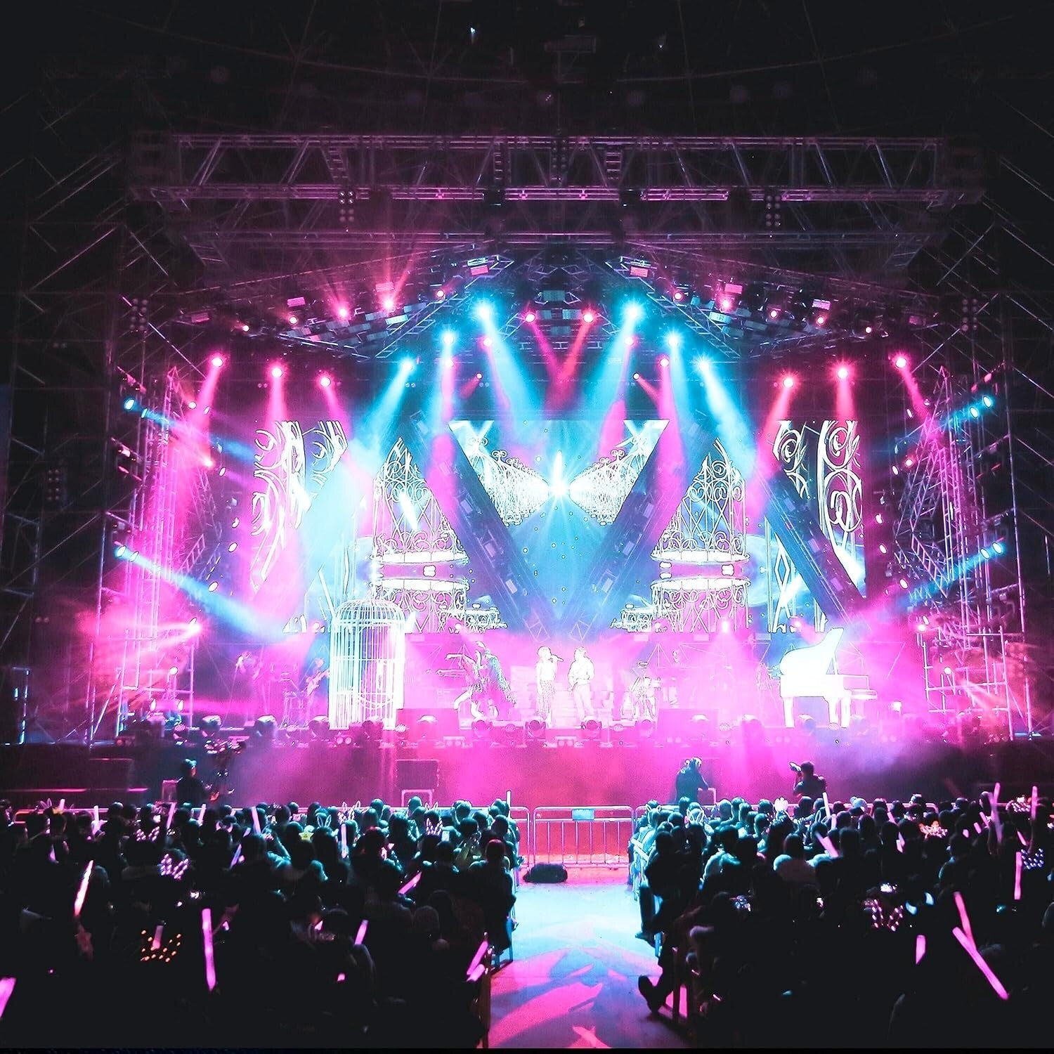 Glow in The Dark Sticks 100 ct - Vibrant 6" Party Pack with Lanyards & Caps