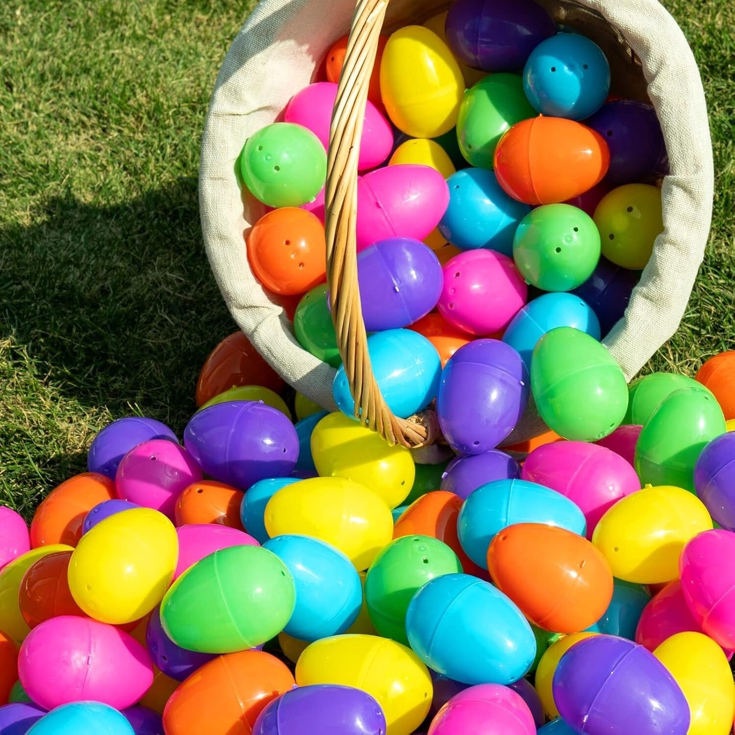 Party-Ready 2000 Pcs Plastic Easter Eggs - Ideal for Hunts and Basket Stuffers