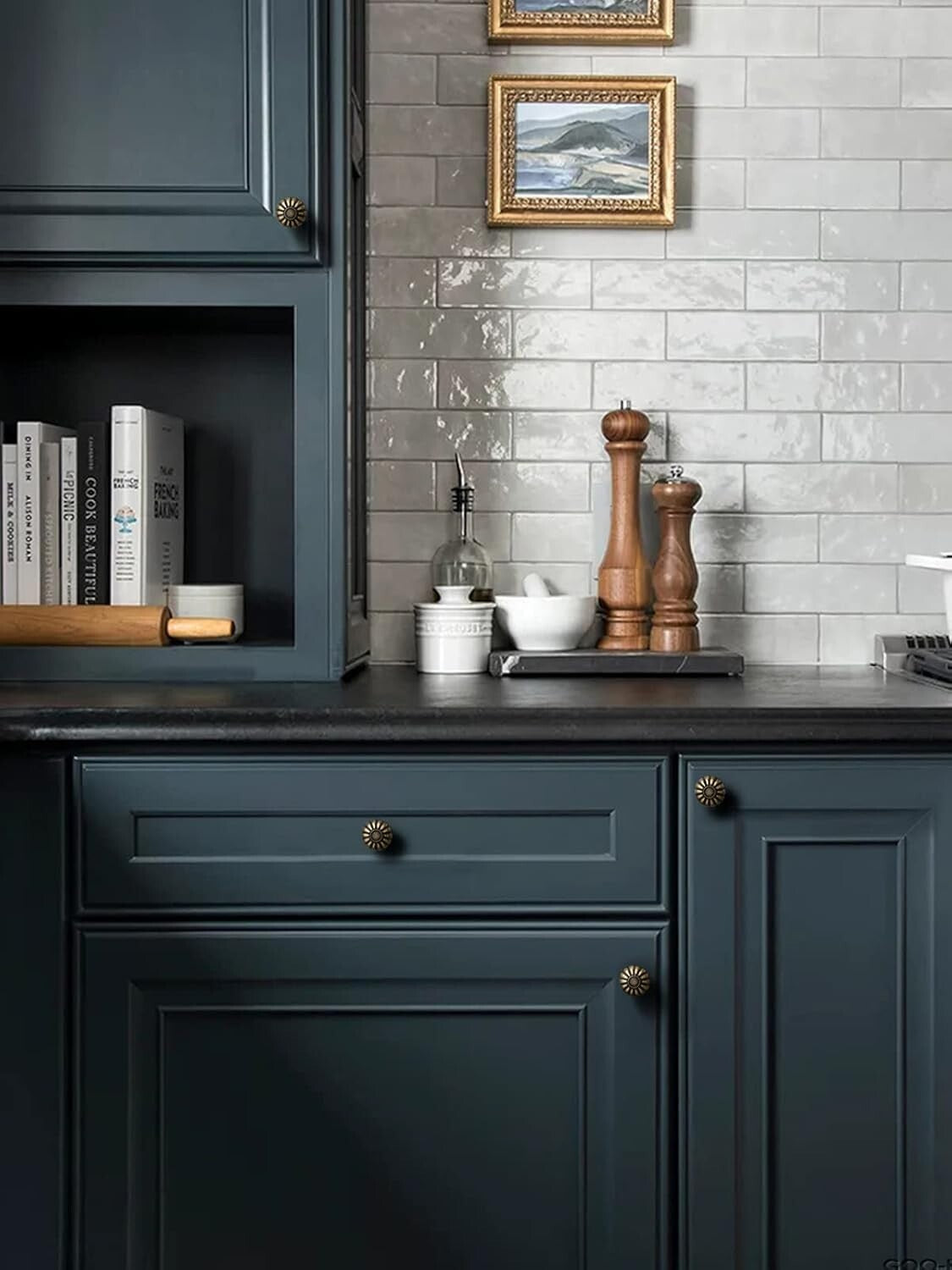 Stylish Antique Brass 10 Piece Knob Set for Cabinets & Drawers - Retro Design