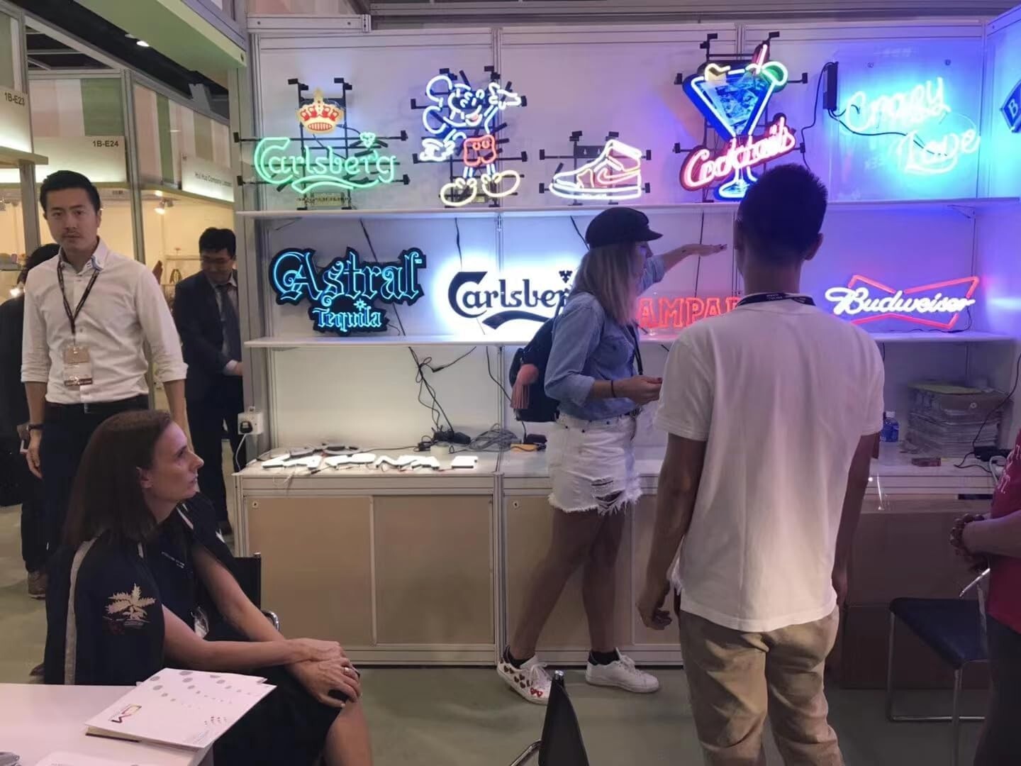 Antique Style Pendleton Whisky Neon Sign - Perfect for Pub & Cafe Ambiance