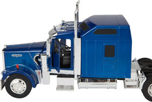 Load image into Gallery viewer, Heavy-Duty 1:32 Scale Die-Cast Truck &amp; Forklift Combo - Ideal Collector's Item