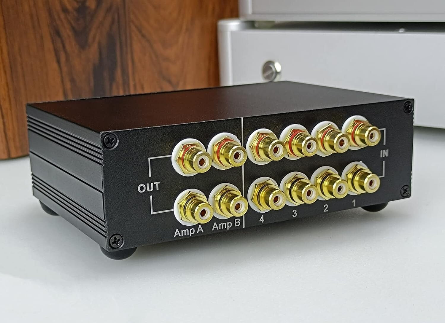 Aluminum 4-Way RCA Audio Switcher - Effortless Source Selection for Any Setup