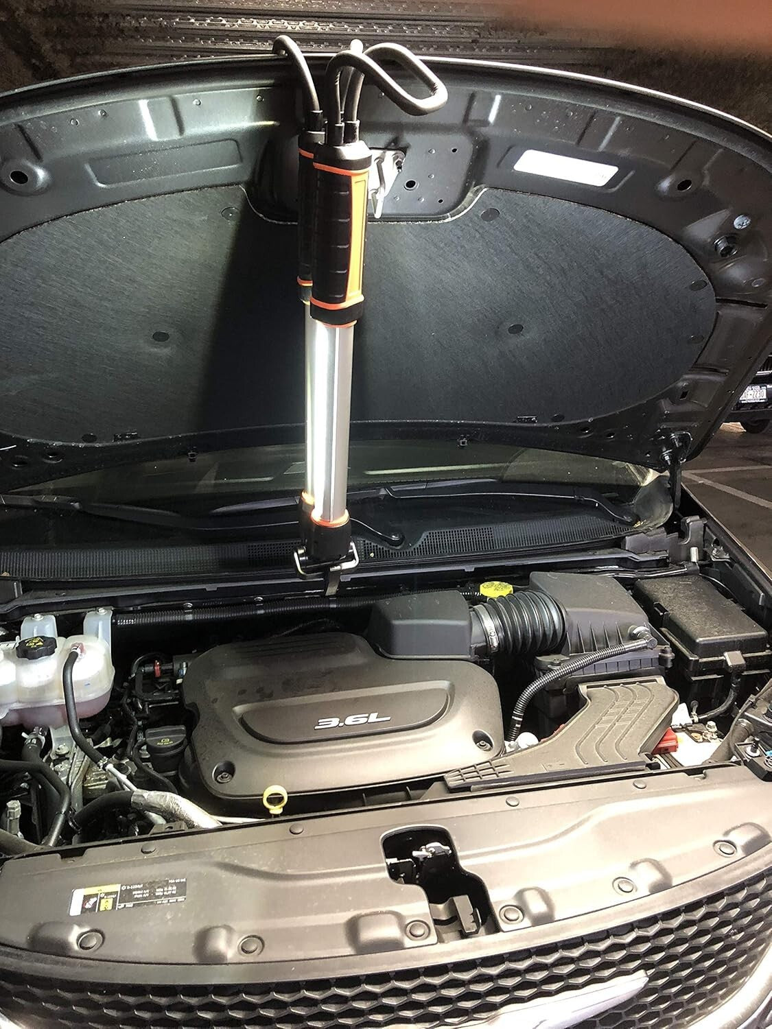 Portable 1400 Lumen LED Work Light - Ideal for Mechanics and Outdoor Activities