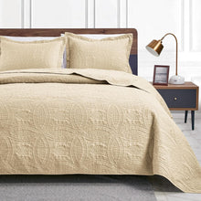 Load image into Gallery viewer, Elegant Cal King Summer Quilt Set - 3 Piece Coin Pattern for Year-Round Comfort