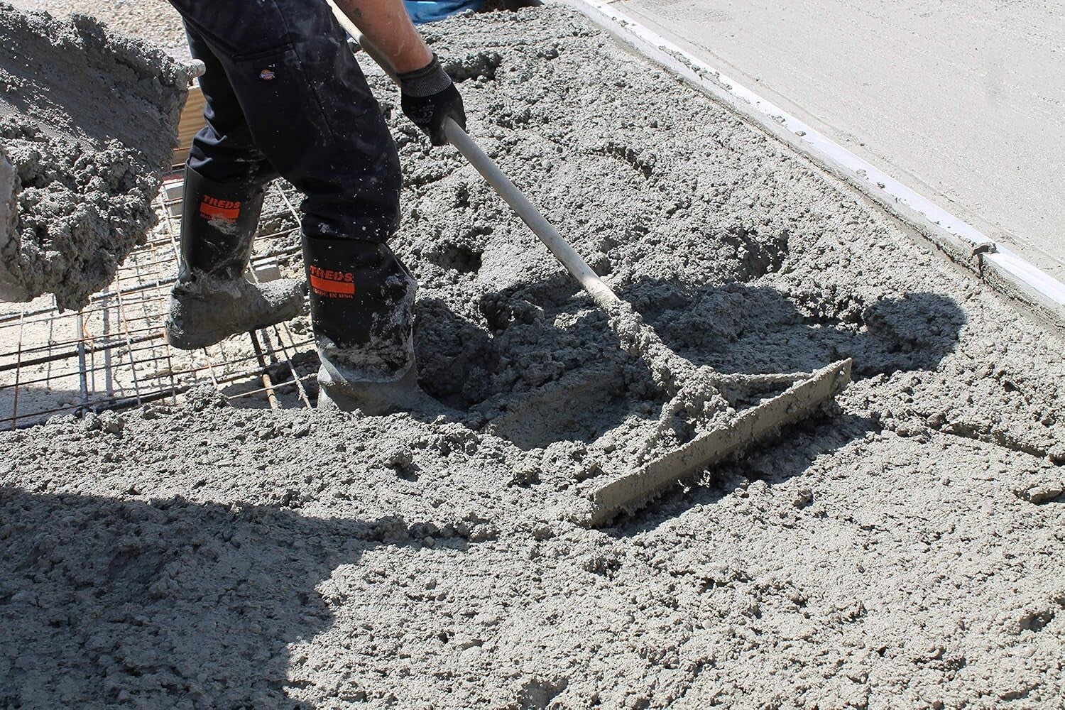 Durable XX-Large Stretch Rubber Overboots for Rain, Snow, and Construction Tasks