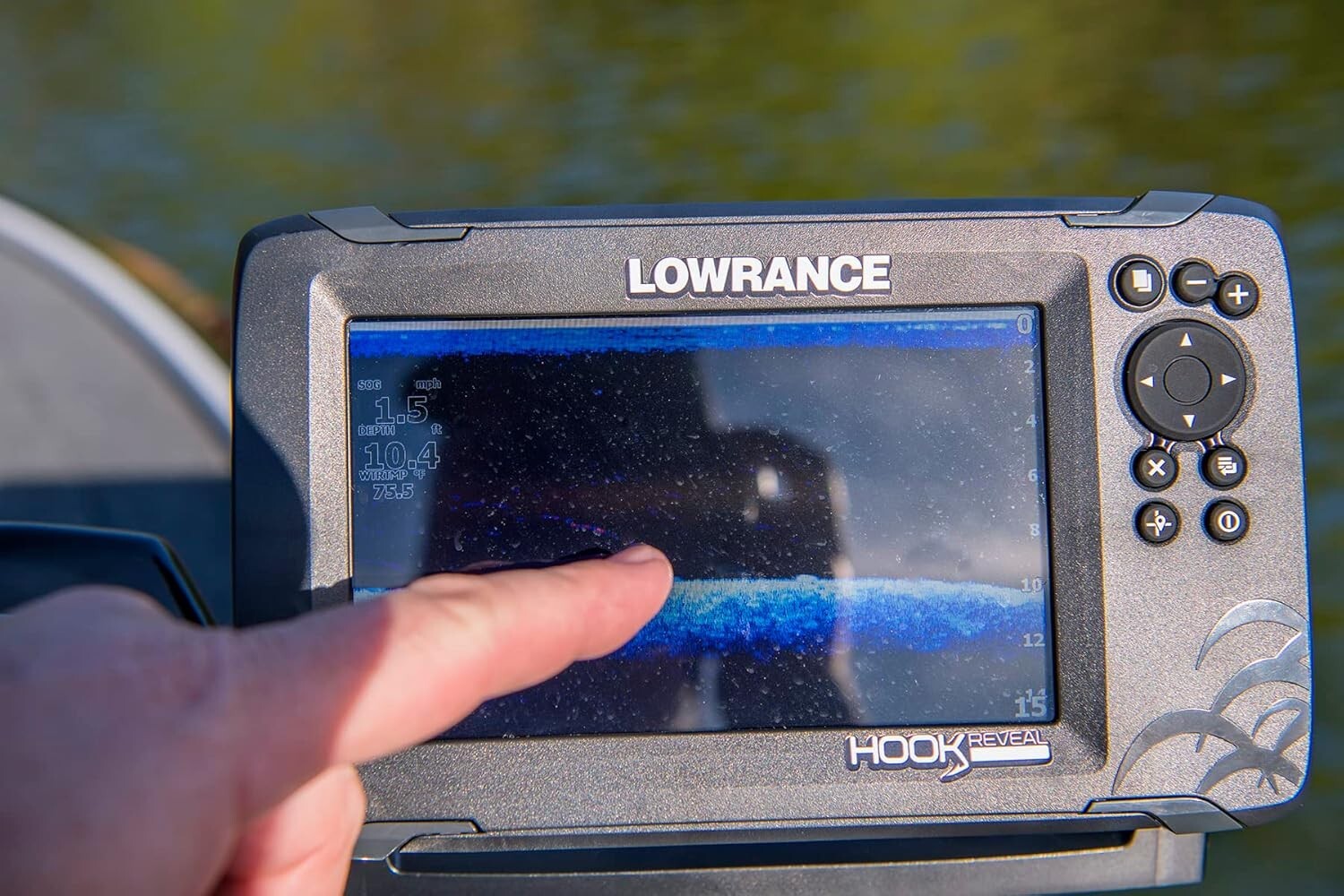 7" Fish Finder with FishReveal & Autotuning Sonar - Perfect for Every Angler