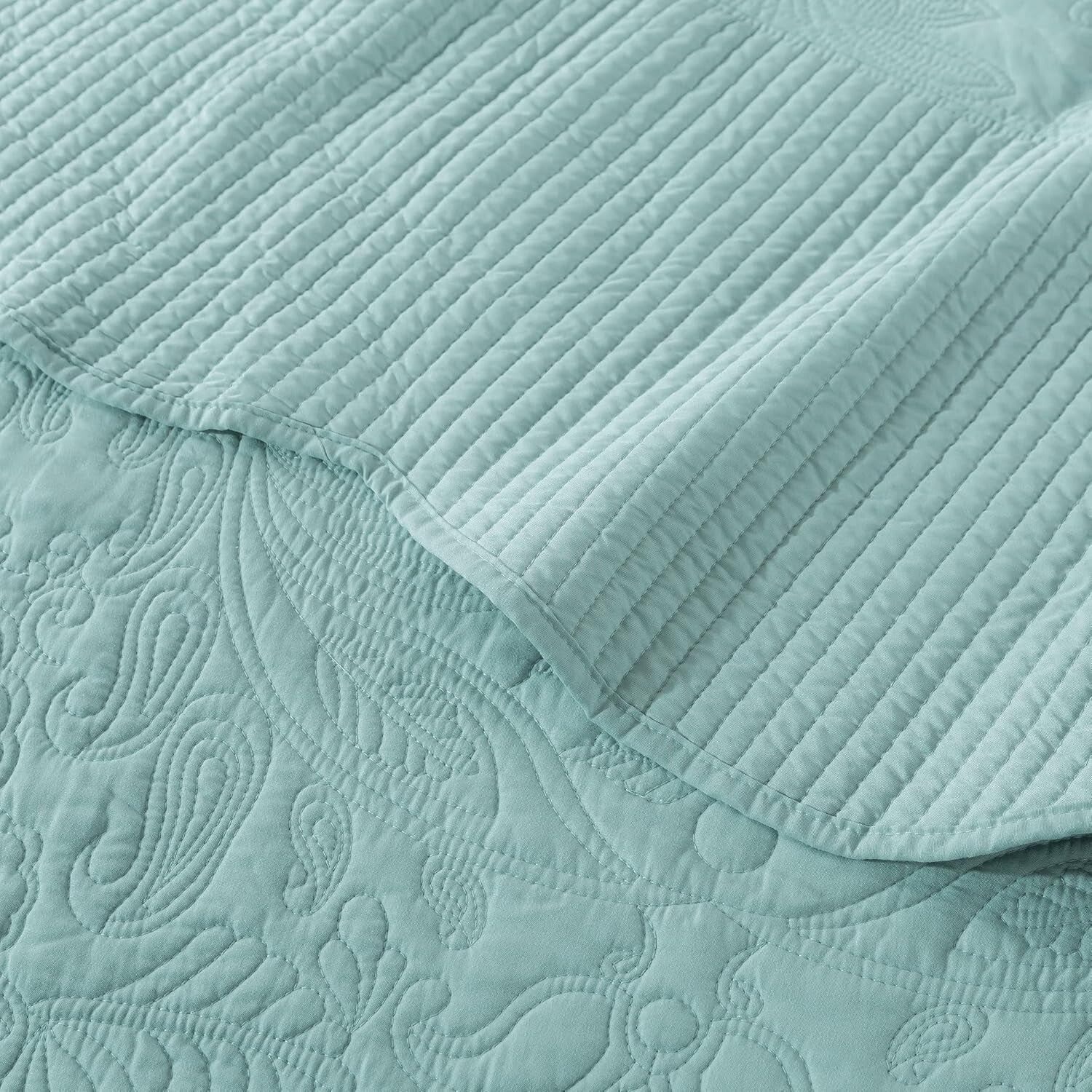 Reversible California King Quilt Set with Throw Pillow - Perfect for All Seasons