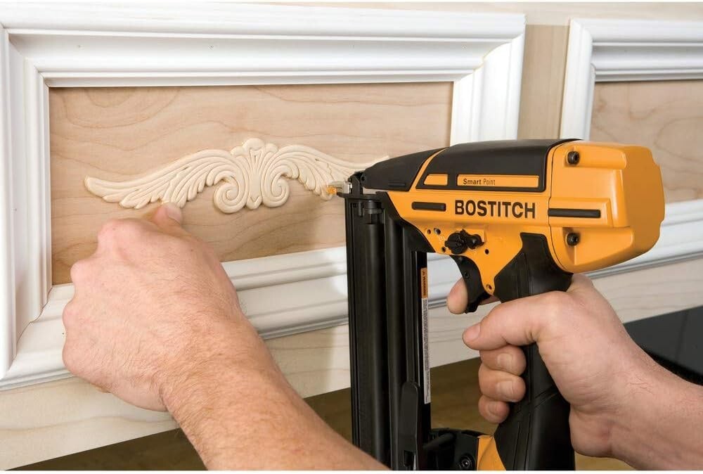 Versatile 18GA Pneumatic Nailer Kit with Selectable Trigger and No-Mar Tips