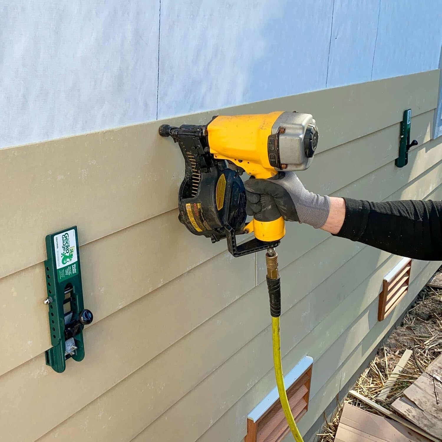 Efficient LP Siding Installation Tool - Adjustable Gauges for Precision Work