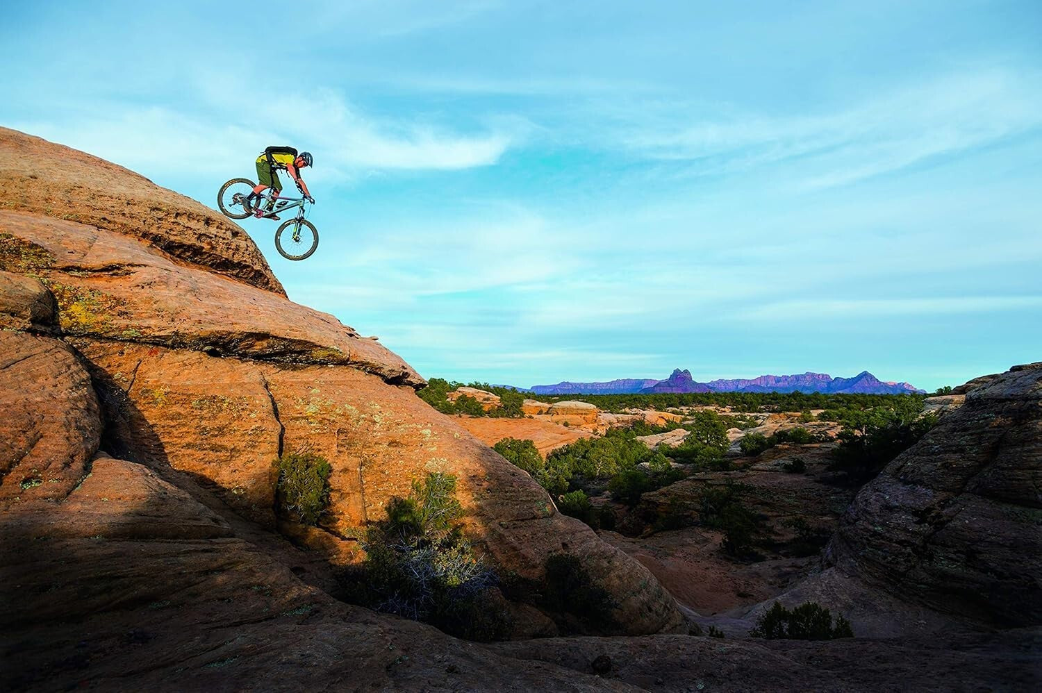 Crux Blue Hydration Bladder - 3L Leak-Proof Design for Multi-Sport Enthusiasts