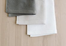 Load image into Gallery viewer, Ultra-Soft Waffle Washcloths 4-Pack - Quick Drying Cotton &amp; Bamboo Blend 13x13