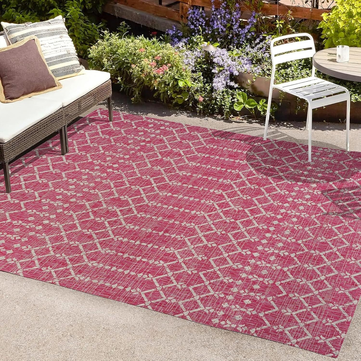 Stylish Fuchsia/Gray Outdoor Rug – 4x6 Low Pile, Stain Resistant & Pet Friendly