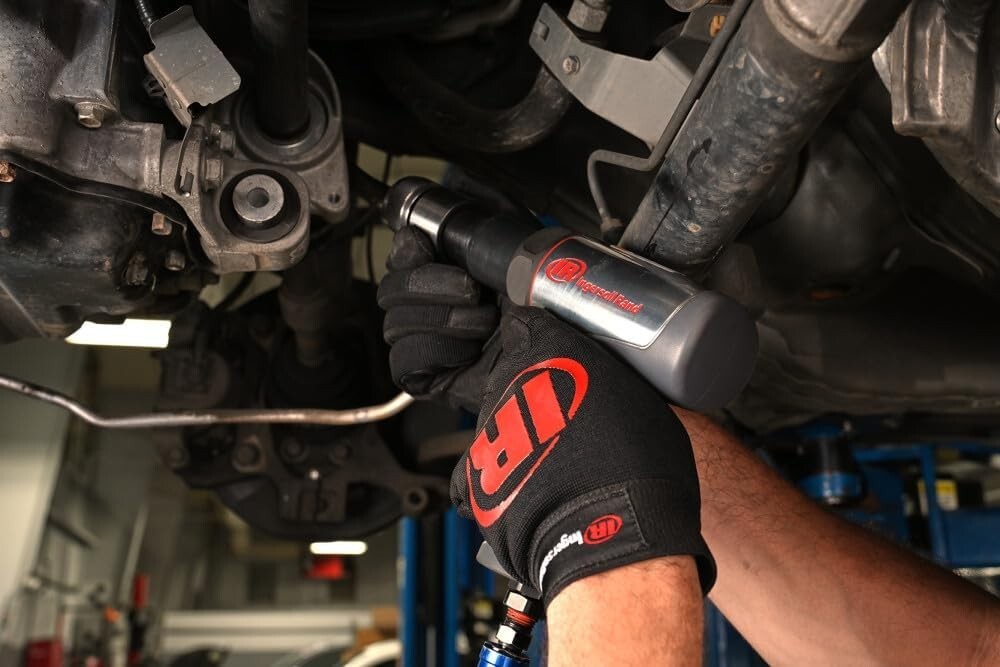 Versatile Short Barrel Air Hammer - Reduced Vibration and Quick Change Retainer