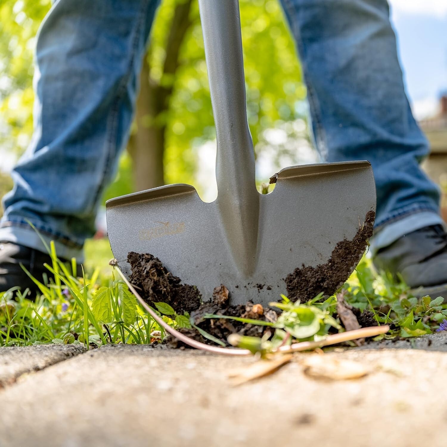 Durable and Efficient Red Garden Edger with Ergonomic Grip - 45" Long
