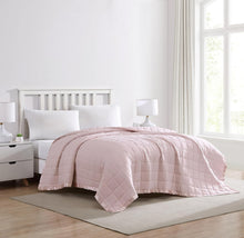 Load image into Gallery viewer, Hypoallergenic Solid Color Blanket - Blush Full/Queen, Perfect for All Seasons