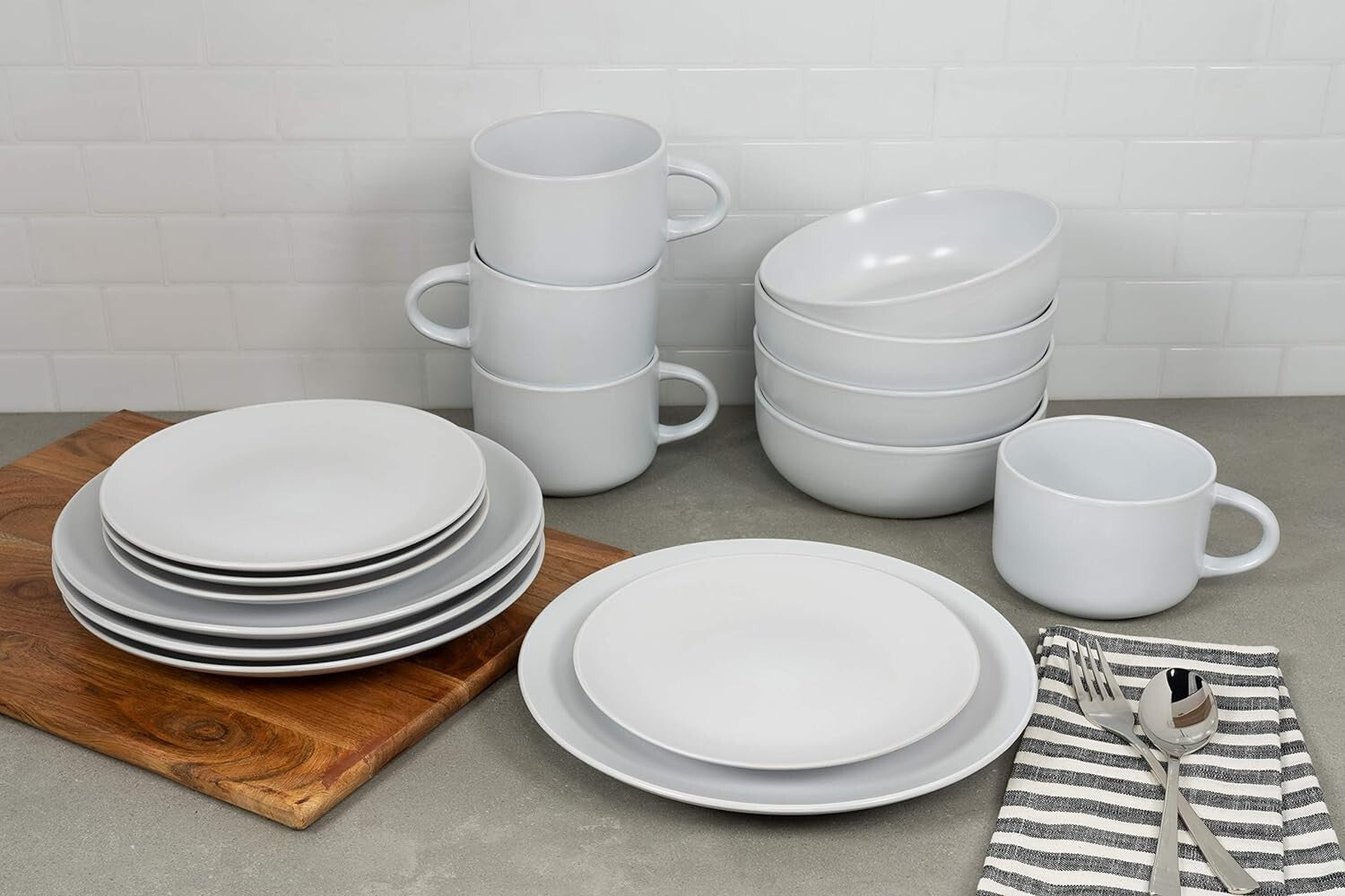 Elegant Matte Stoneware Dinnerware Pack of 16 - Microwave & Dishwasher Safe