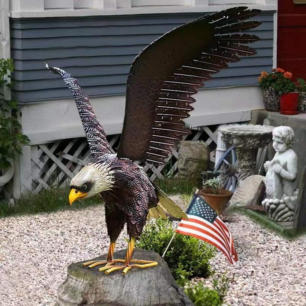 Elegant Freestanding Outdoor Eagle Statue - Stunning Metal Art for Lawn Displays