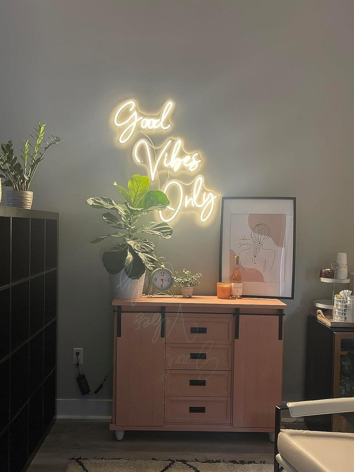 Easy Install 'Good Vibes Only' Neon Sign - 3-Piece LED Light for Unique Ambiance