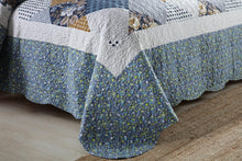 Load image into Gallery viewer, Elegant King Quilt Set - Reversible Floral Patchwork for Stylish Farmhouse Decor