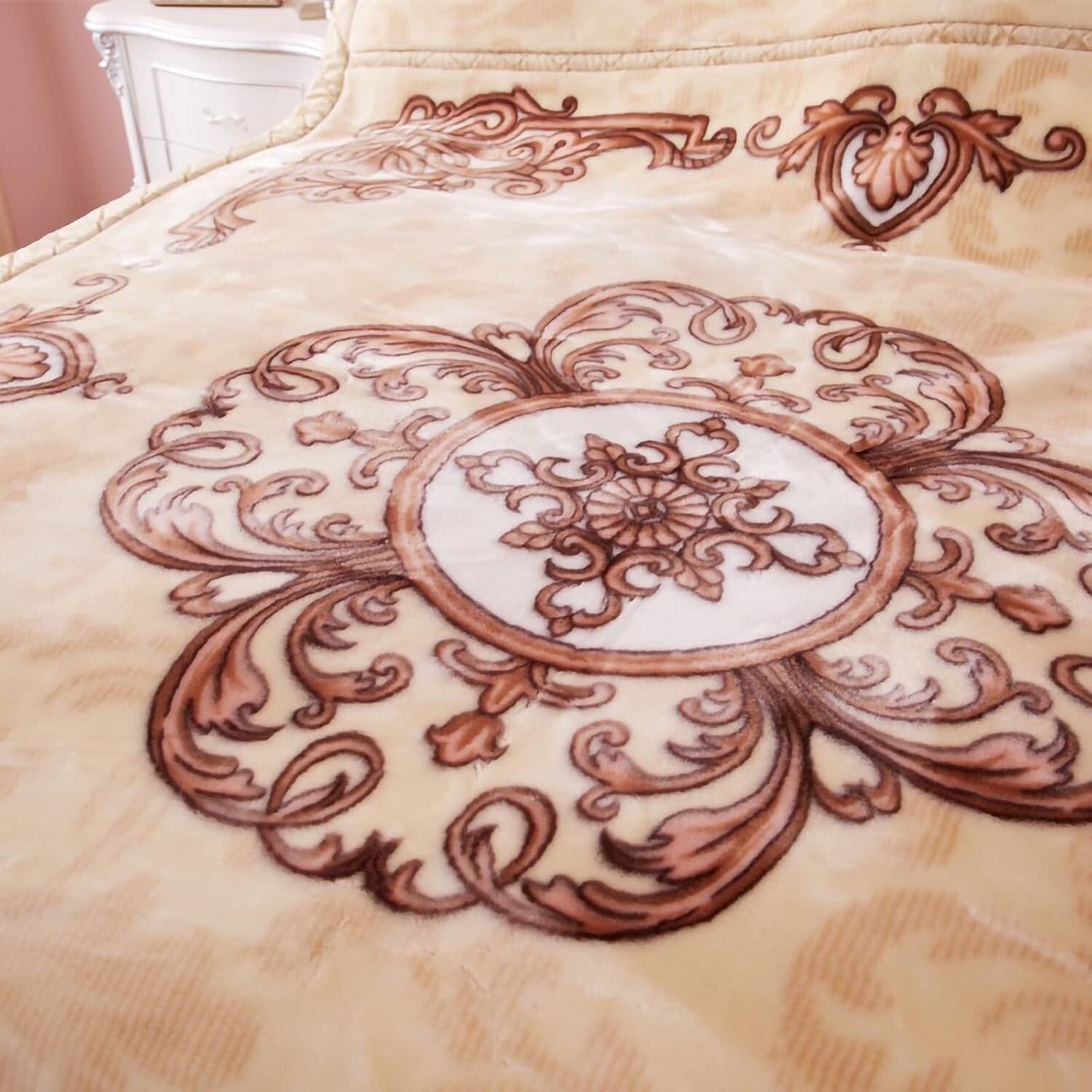 Soft & Warm Korean Mink Blanket 86 x 95 in - Durable & Heavy-Weight Comfort