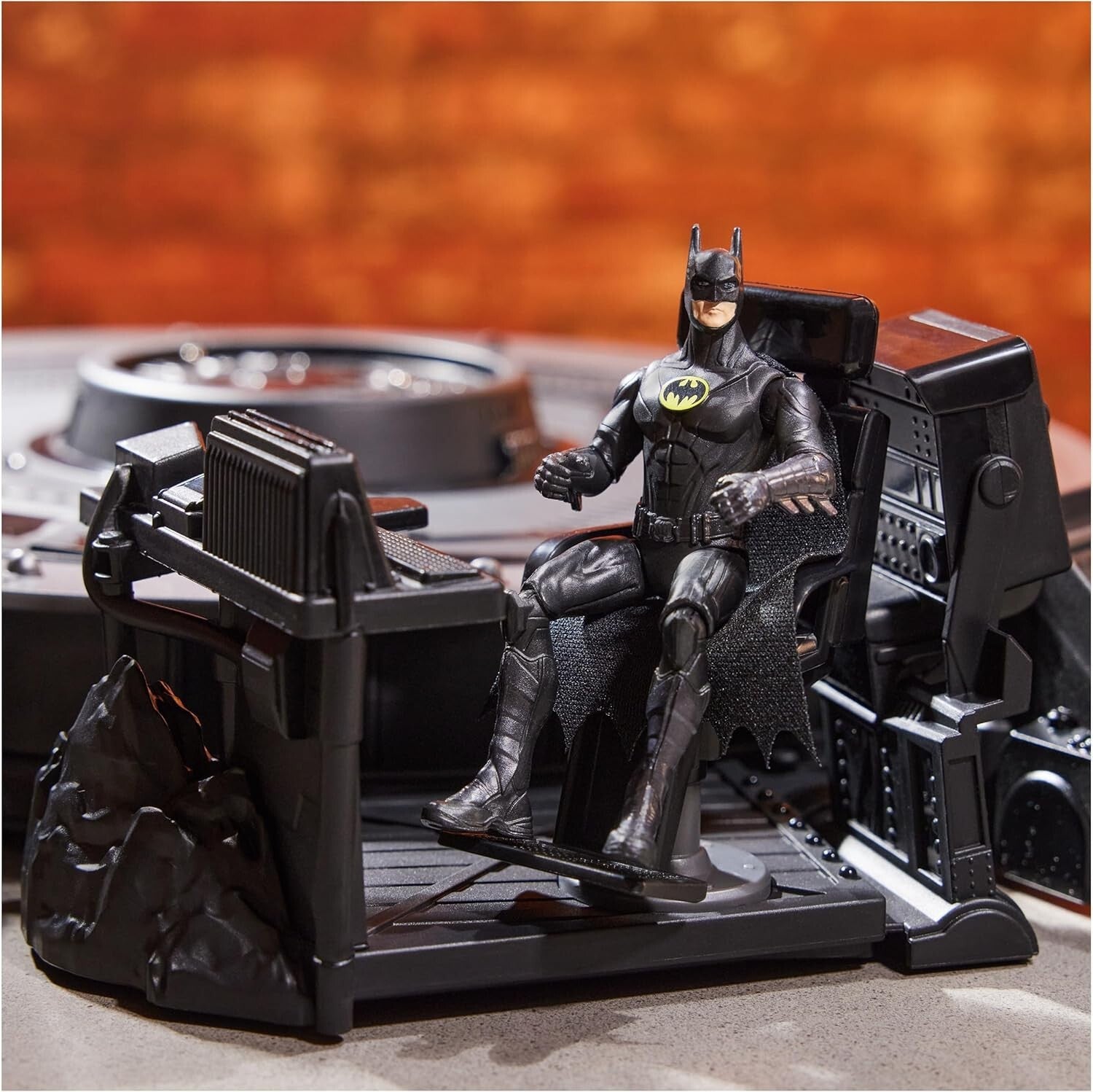 Dynamic 1989 Batmobile RC with Light-Up Features & Rotating Batcave Display Base