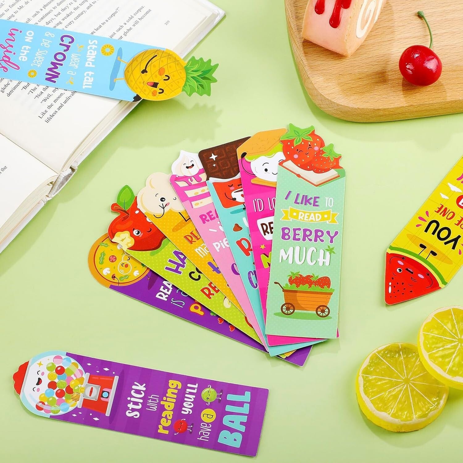 Engaging 400-Piece Scented Bookmarks: Perfect Gifts for Students and Book Lovers