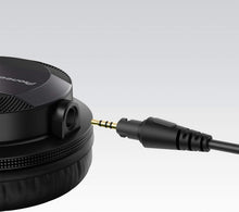 Load image into Gallery viewer, Lightweight Closed-Back DJ Headphones with Noise Isolation - Black Style
