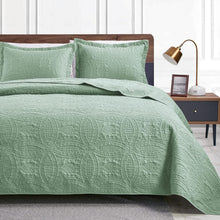 Load image into Gallery viewer, Elegant King Size Quilt Set - 3-Piece Sage Bedspread with Modern Coin Pattern