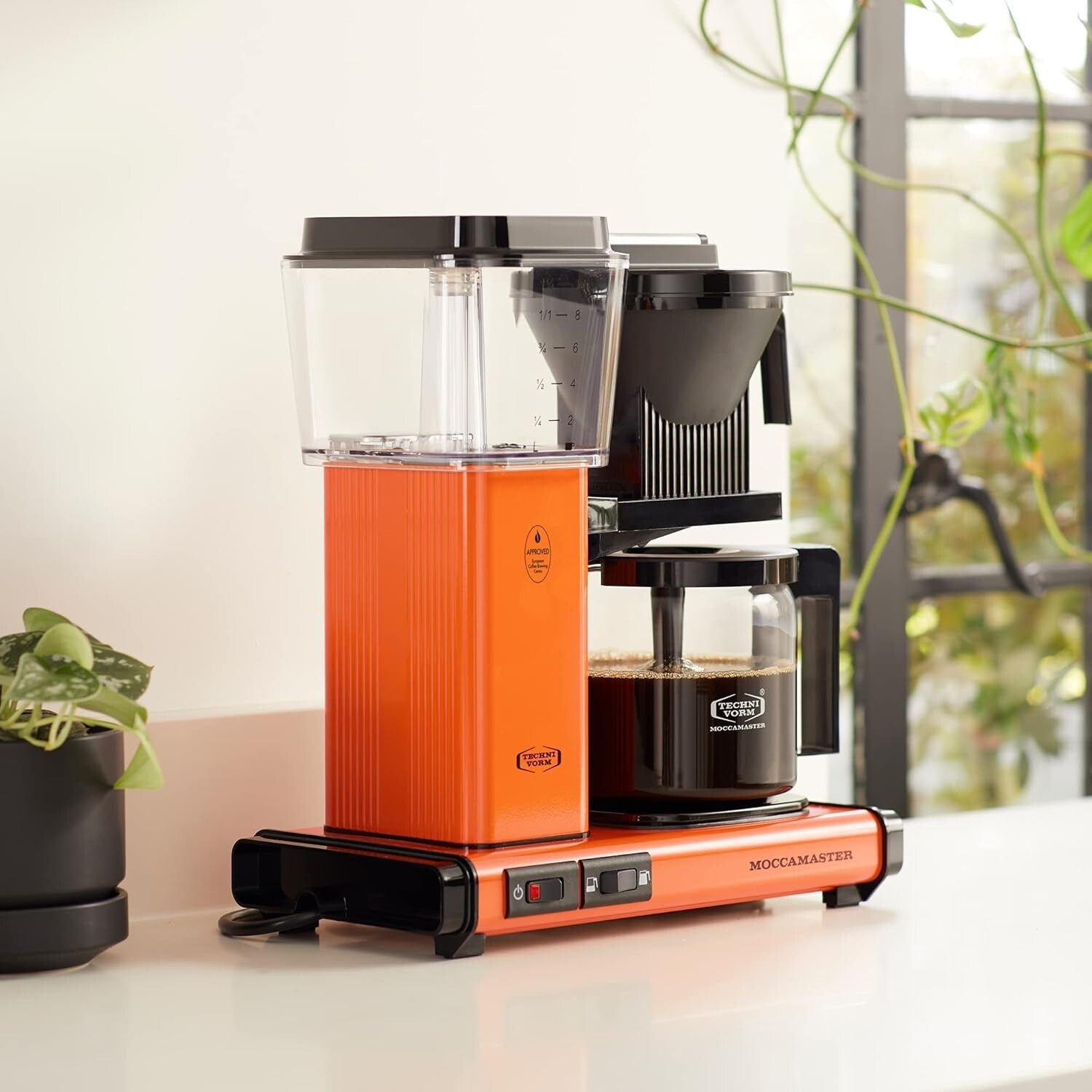 40 oz Moccamaster Coffee Maker in Stylish Orange - Fully Automatic Convenience
