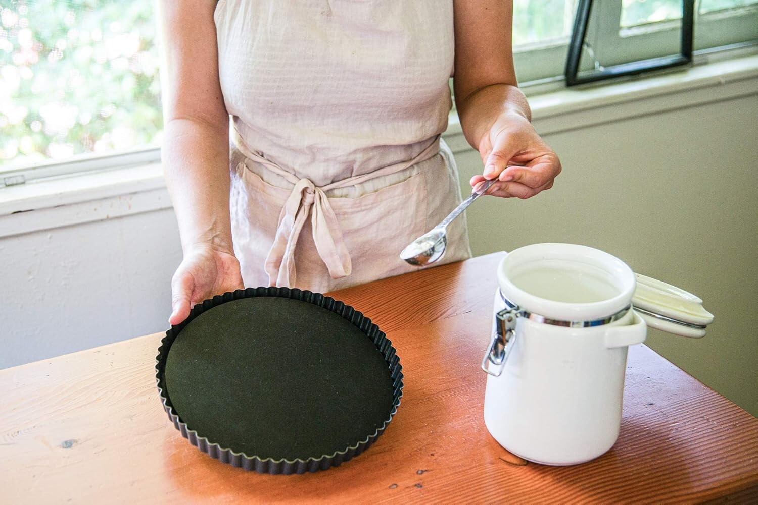 Professional Quality 9.5" Nonstick Tart Pan with Fluted Design - Bourgeat Exopan