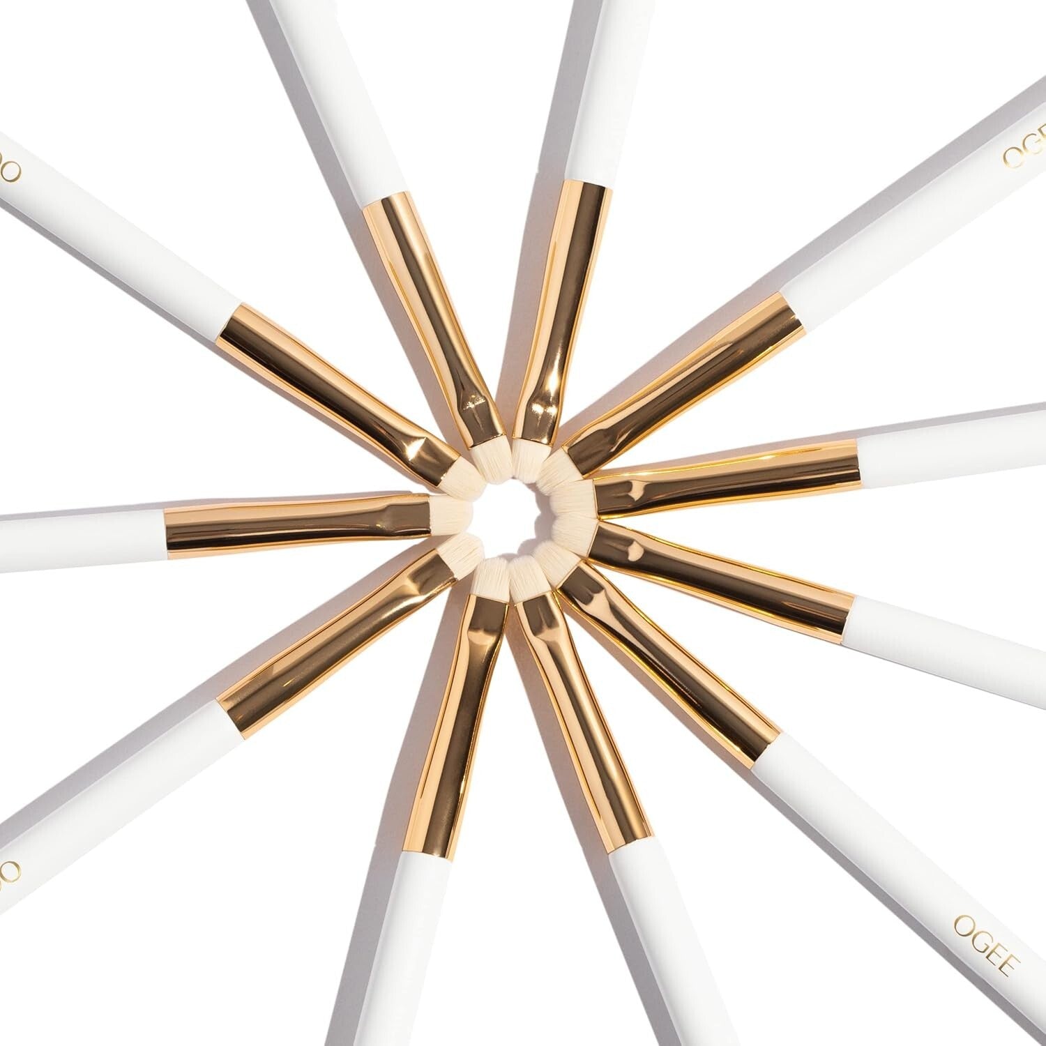 Cruelty-Free Vegan Makeup Brush with Tapered Synthetic Bristles - Durable Design