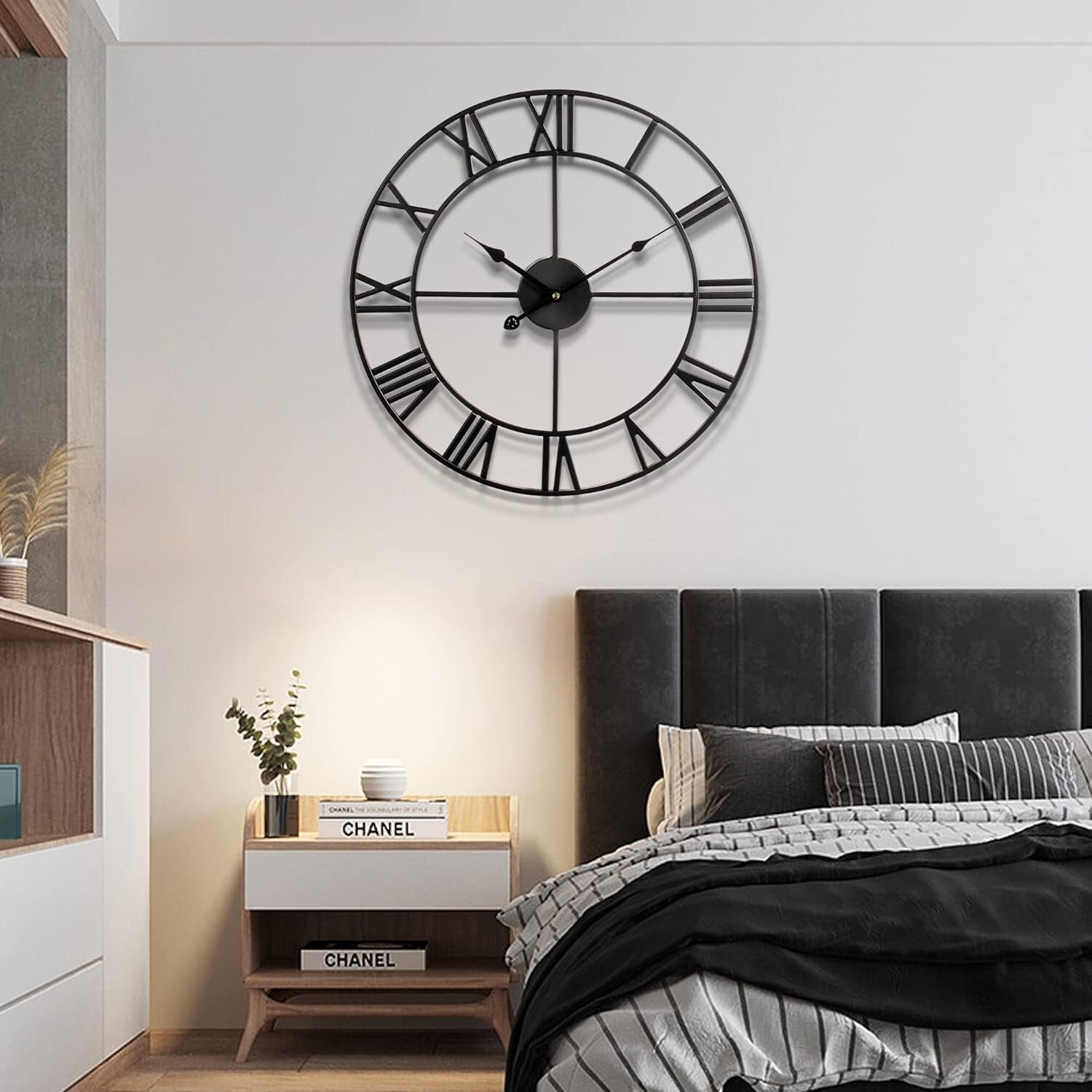 18-Inch Large Modern Retro Metal Wall Clock with Roman Numerals - Silent Quartz