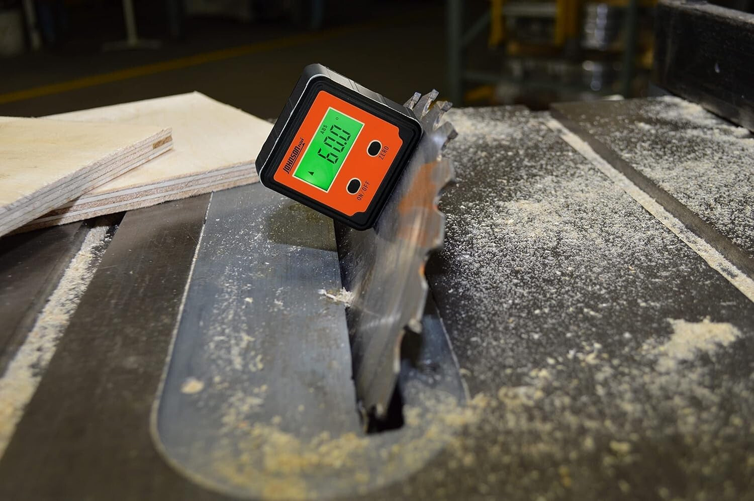 2-Button Magnetic Digital Angle Locator - Accurate Pitch Measurement Tool