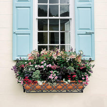 Load image into Gallery viewer, Elegant 24" Planter Boxes with Quatrefoil Design and Coconut Liner - 2 Piece Set