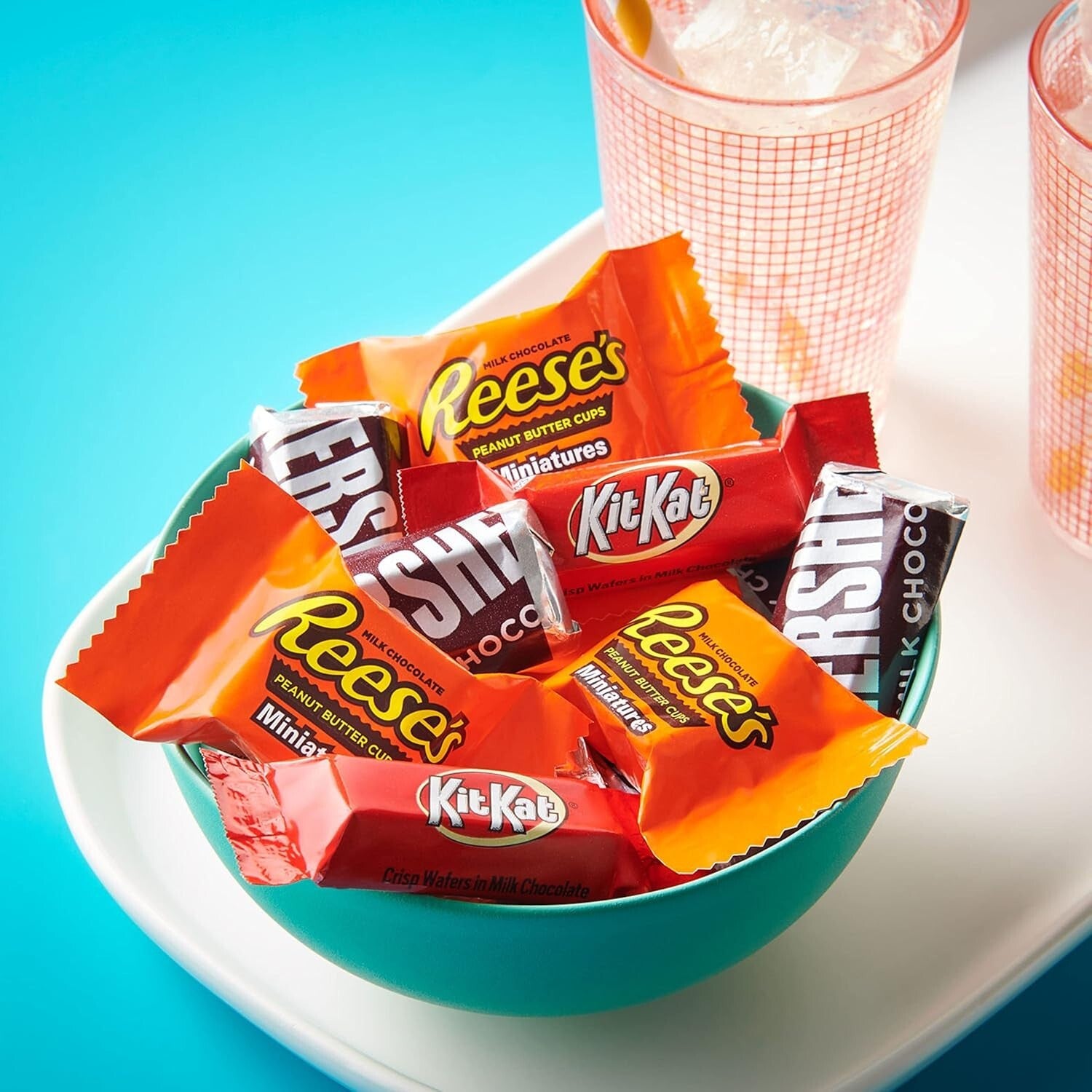 Delicious 80.39 oz Assorted KIT KAT & REESE'S for Every Occasion - 265 Treats