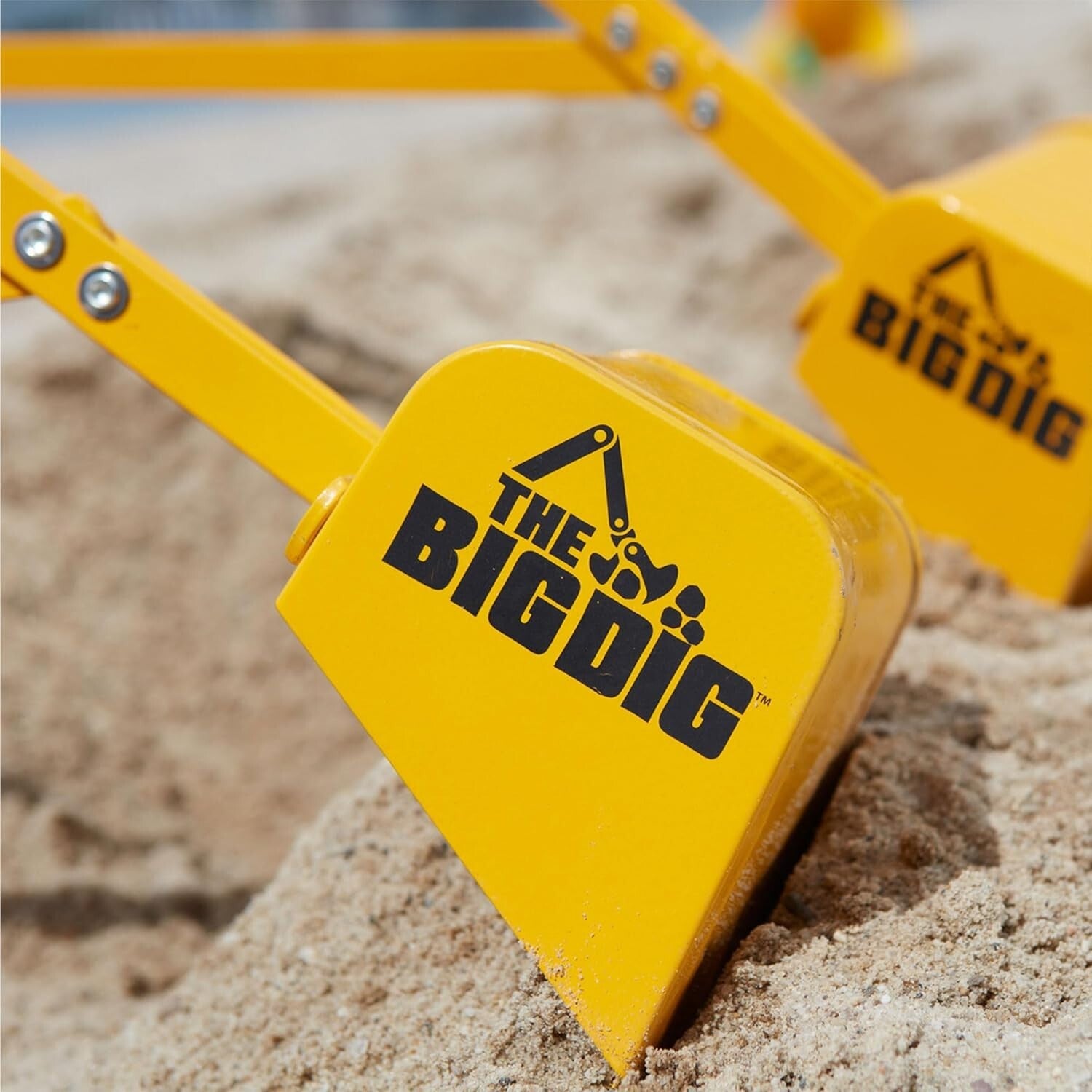 Durable Kids Excavator Sand Digger with Rubber Wheels - Perfect for Outdoor Play