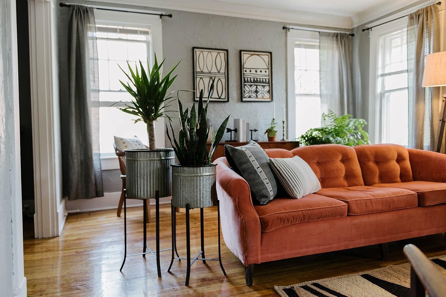 Modern Set of 2 Iron Planters with Stands - Perfect for Your Indoor Jungle