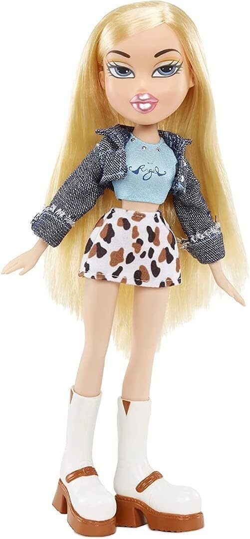 Limited Edition 20 Yearz Cloe Doll with Holographic Poster & Fashion Outfits
