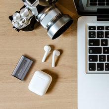 Load image into Gallery viewer, Lightweight 1TB USB-C External SSD - Perfect for Gaming &amp; Cross-Platform Use