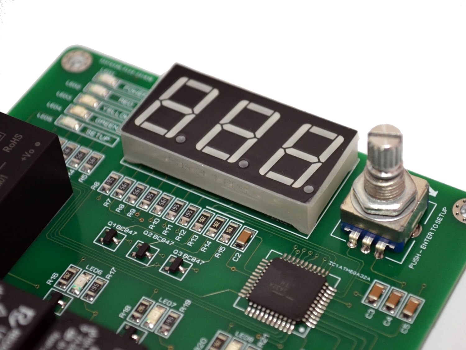 High-Efficiency 3-Channel Traffic Signal Relay with Integrated Status Indicators