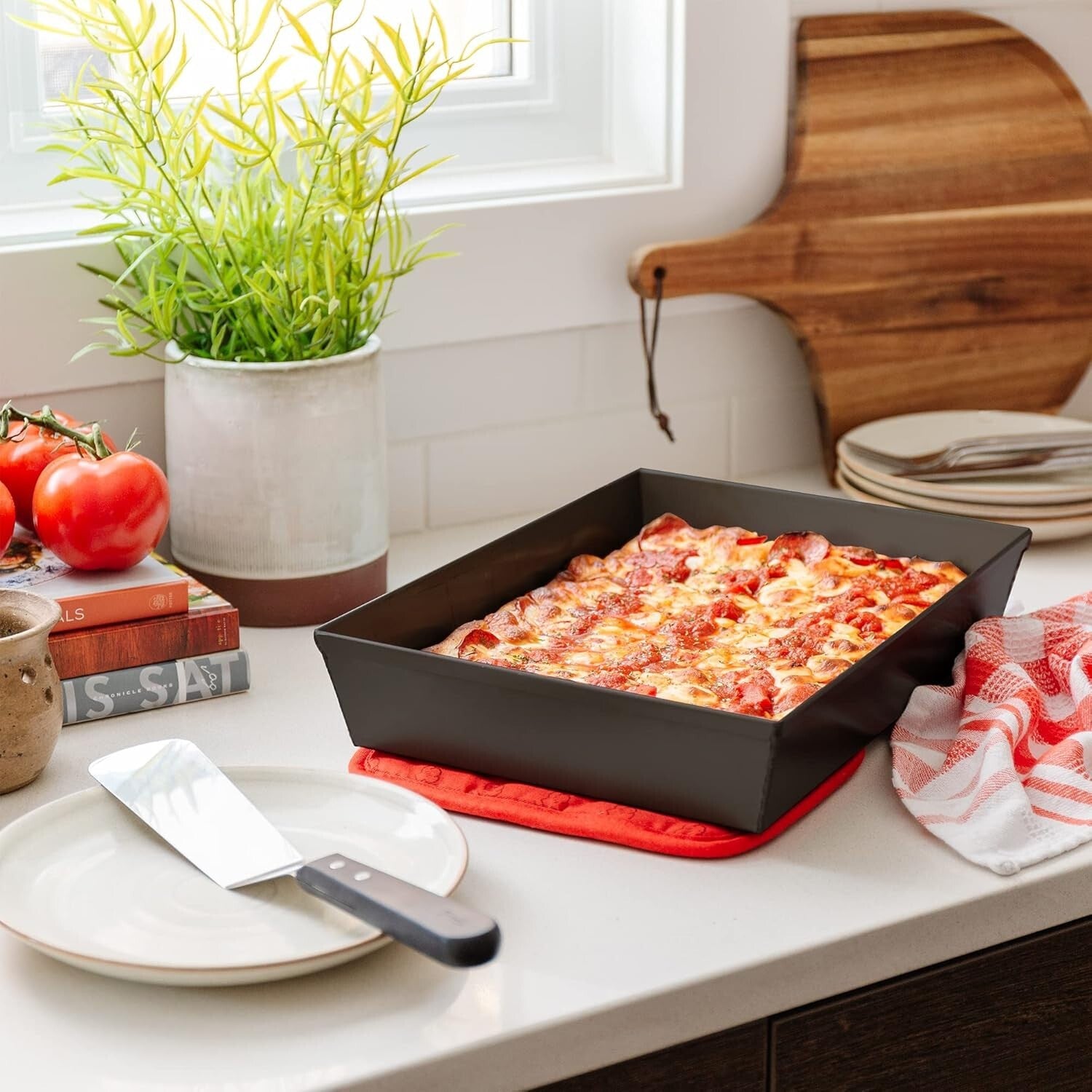 Heavy Duty Detroit Style Pizza Pan, 10 x 14 Inch - Ideal for Authentic Baking