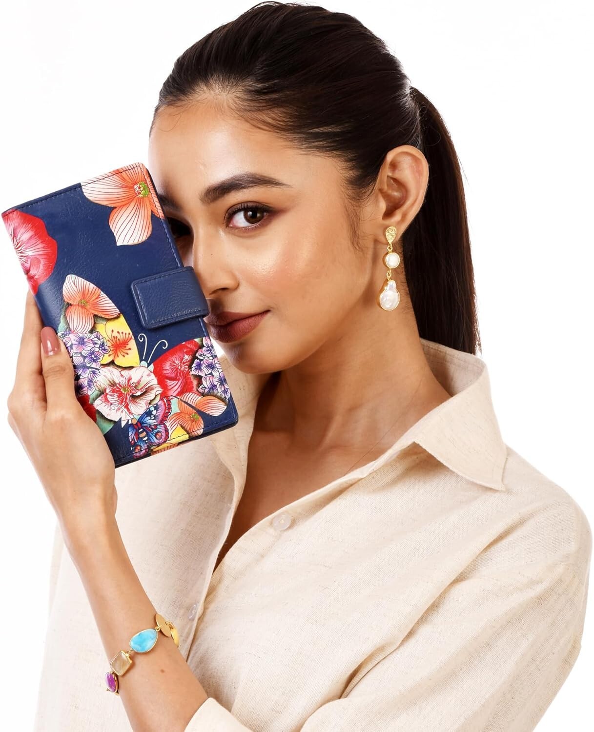 Premium Leather Wallet with Artistic Butterfly Design - Perfect for Everyday Use