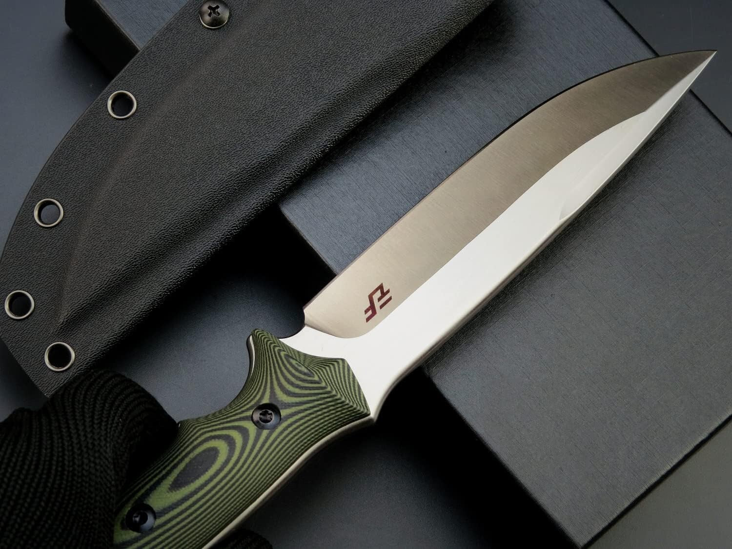 Ergonomic Two-Tone G10 Fixed Blade Knife for Camping & Outdoor Adventures