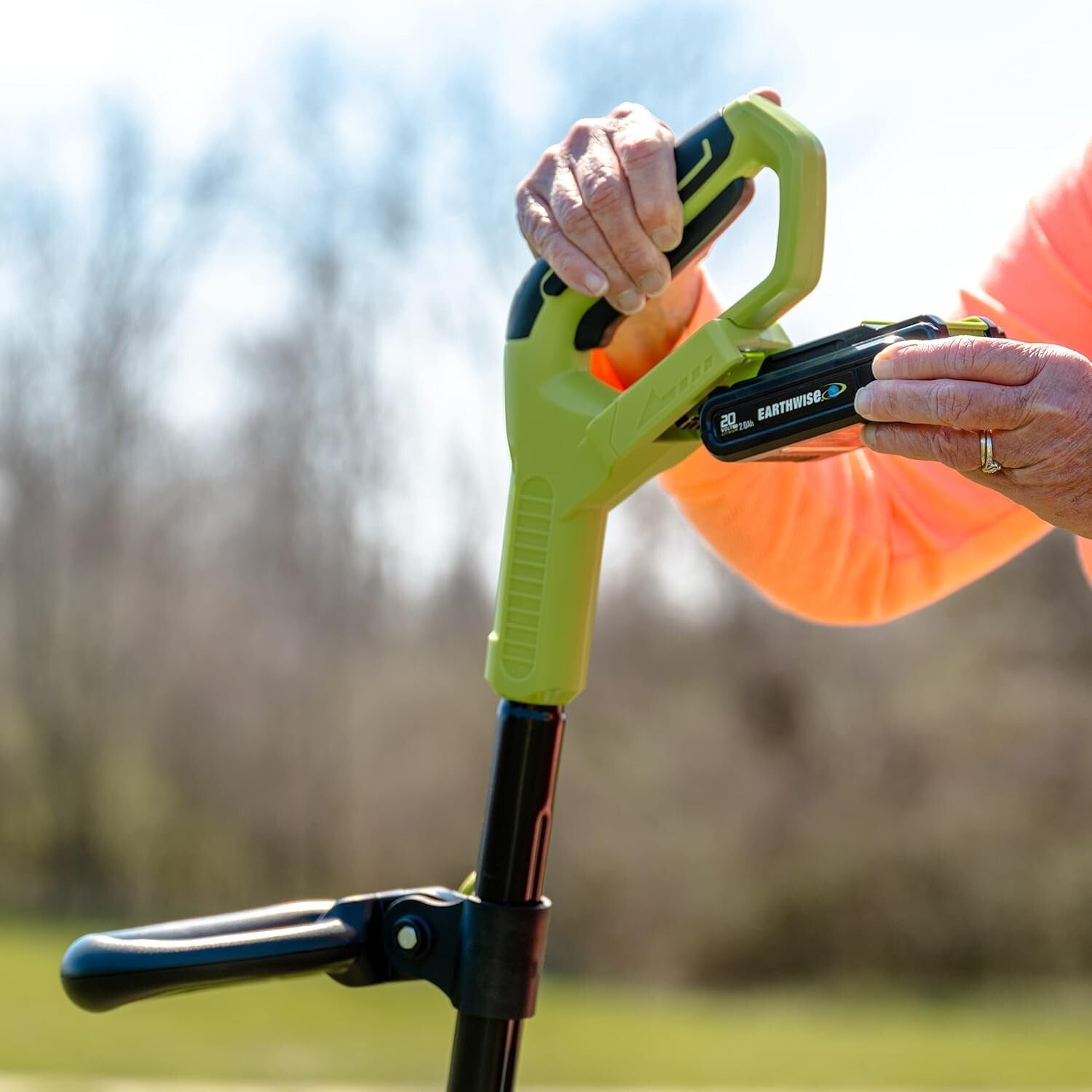 20V Cordless Electric Garden Tiller with 7.5-Inch Width - Eco-Friendly Choice