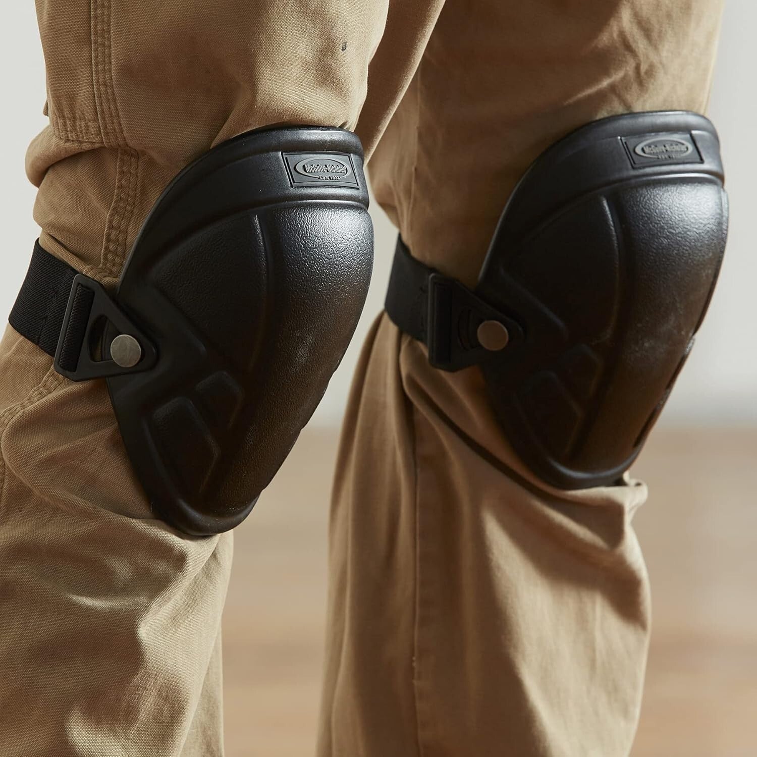 All-Weather Lightweight Knee Pads with Secure Tri-Buckle for Optimal Fit