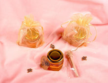 Load image into Gallery viewer, 60 Mini Glass Honey Jars with Dipper: Elegant Wedding &amp; Baby Shower Favors